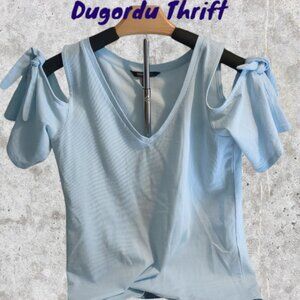 Woman's XS Banana Republic Cold Shoulder Top Light Blue Textured